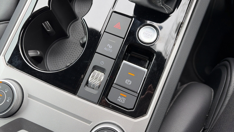 Volkswagen Touareg 3.0 V6 TDI 4Motion Black Edition 5dr Tip Auto Diesel Estate